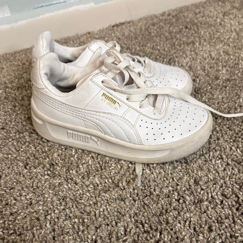 Puma Kids White and Gold Sneakers